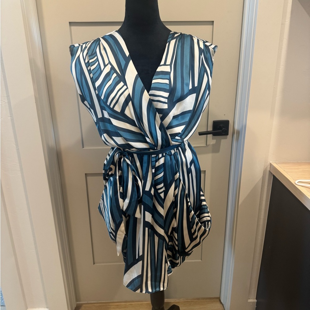 Esley Navy and White Patterned Dress
